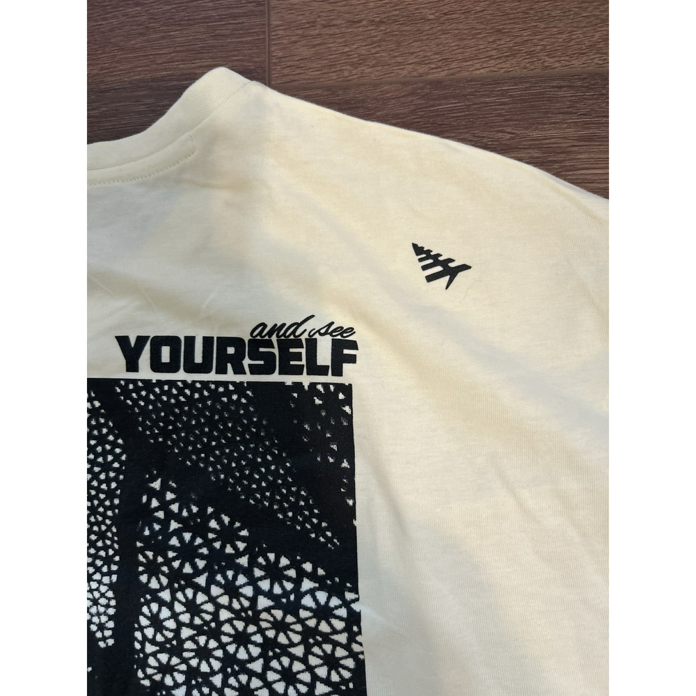 Paper Planes American Flag Beige T-Shirt Tee Size 2XL Greatness Graphic Tee - Picture 10 of 10